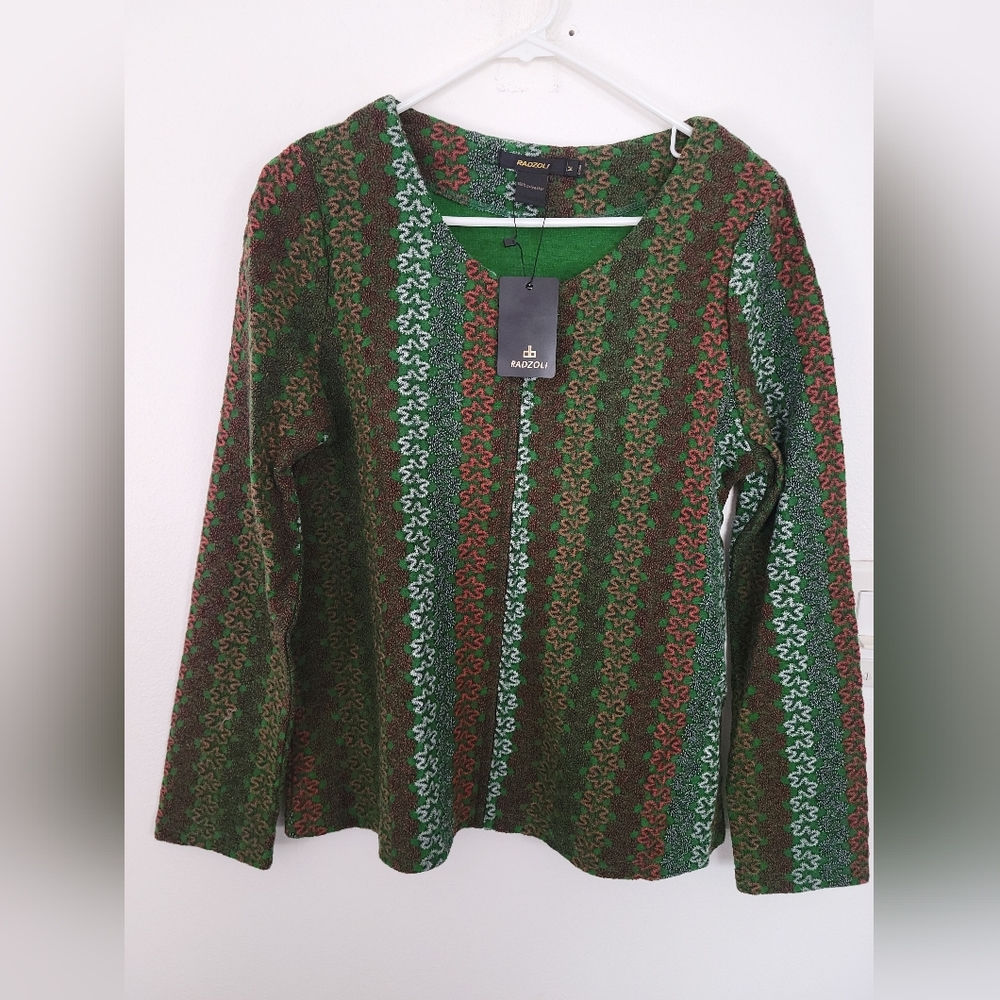 NWT sweater with zipper